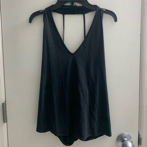 BACKLESS TANK